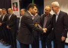 در حاشیه اختتامیه نخستین نمایشگاه بین المللی فرش دستباف تبریز استاندار آذربایجان‌شرقی از مدیرکل ارتباطات و امور بین الملل شهرداری تبریز قدردانی کرد