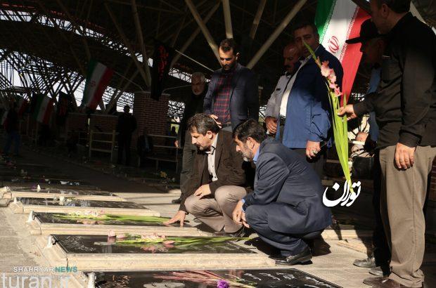 شهردار تبریز: باید منش شهدا را الگوی رفتار خود قرار دهیم شهردار تبریز: باید منش شهدا را الگوی رفتار خود قرار دهیم