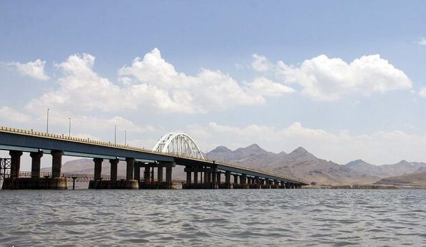 بکارگیری روش‌های نوین آبیاری به احیای دریاچه ارومیه کمک می‌کند